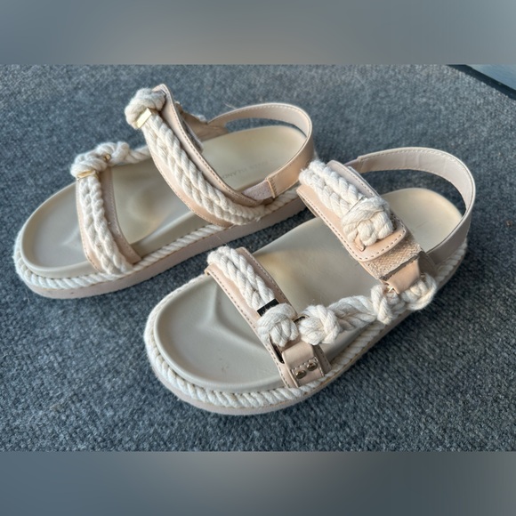 Open toed sandal with rope&knot detailing - Picture 5 of 8